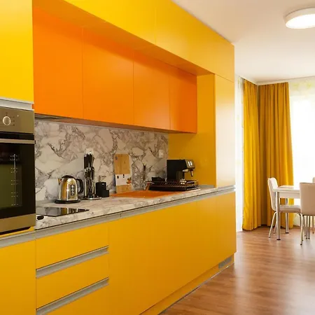 ~ The Citrus Flat ~ With A Free Parking Spot Apartment *
