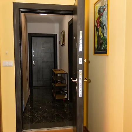 ~ The Citrus Flat ~ With A Free Parking Spot Apartment